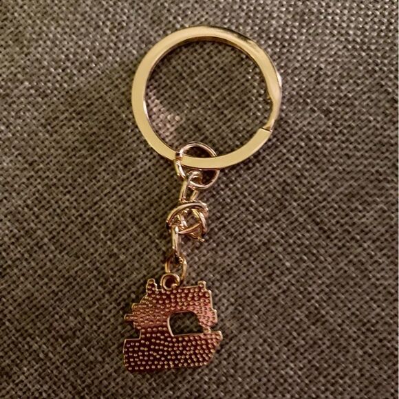 Sewing Machine Charm Keychain - Picture 4 of 7